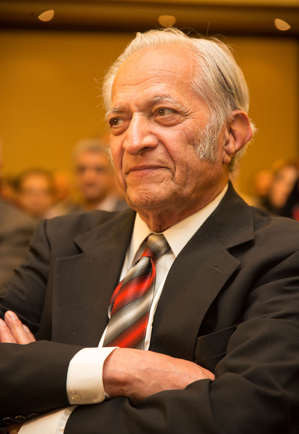 زندگینامه دکتر علی‌اصغر خدادوست | اسطوره چشم‌پزشکی ایران و جهان