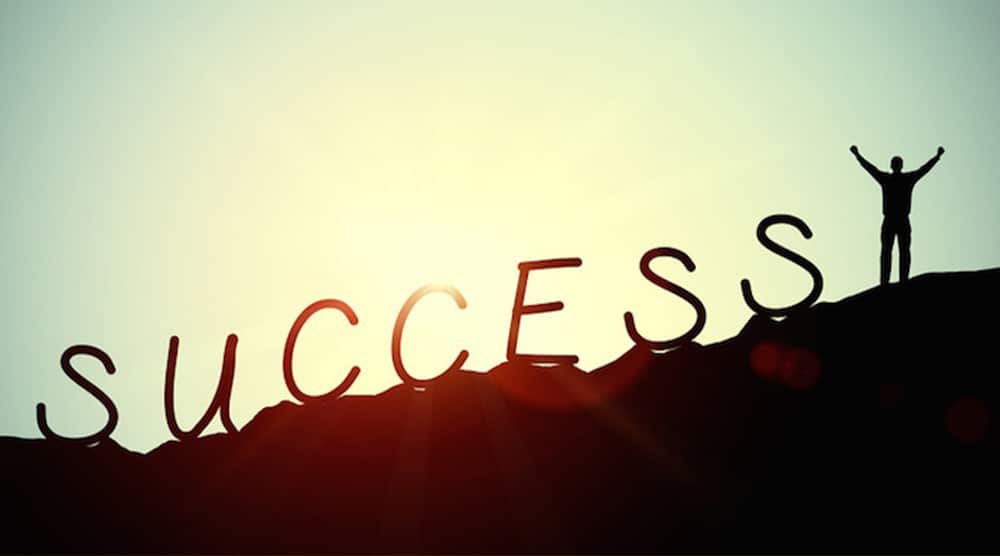 ناشنوا باش وقتی همه از محال بودن آرزوهات حرف میزنن