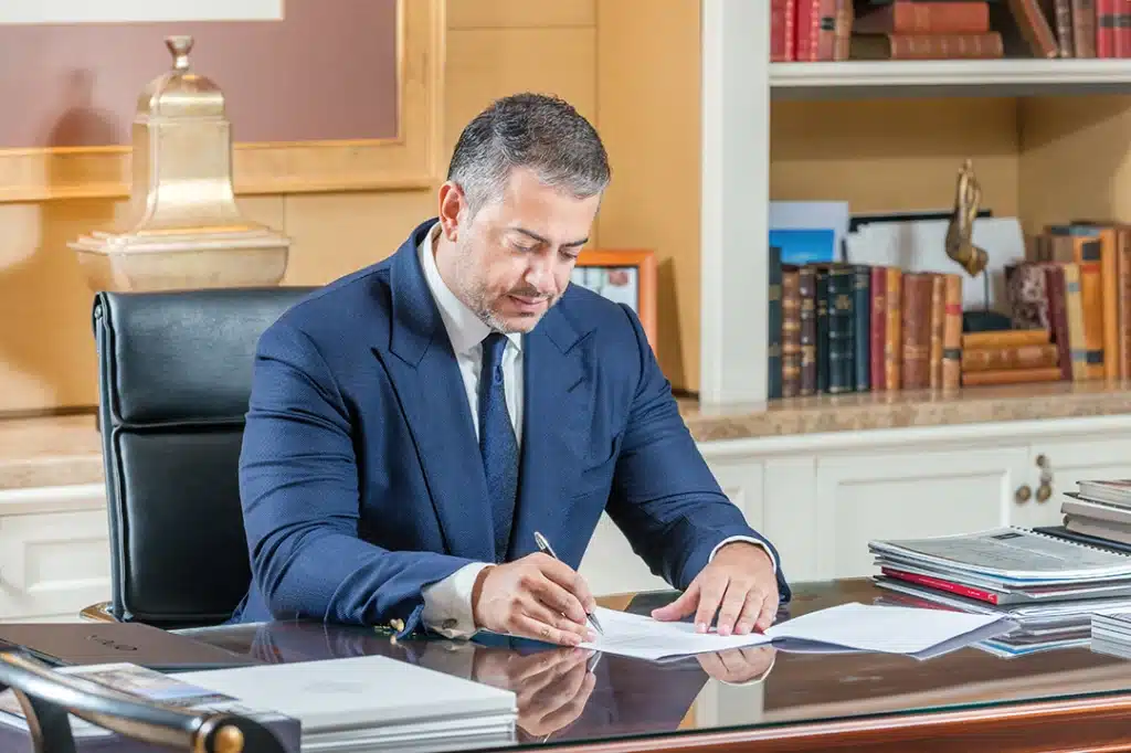 زندگی‌نامه برایان اعتماد: کارآفرین برجسته ایرانی در عرصه بین‌المللی