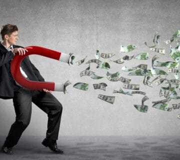 دوستی با ثروت، کلید باز شدن درهای رحمت الهی