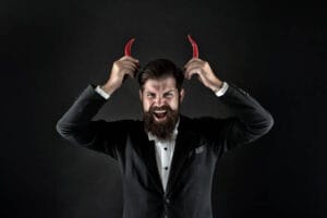 ترفندهای شیطان برای گمراهی انسان